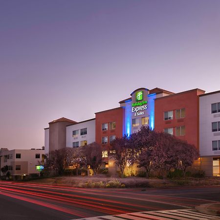 Holiday Inn Express Hotel & Suites Belmont By Ihg Екстер'єр фото