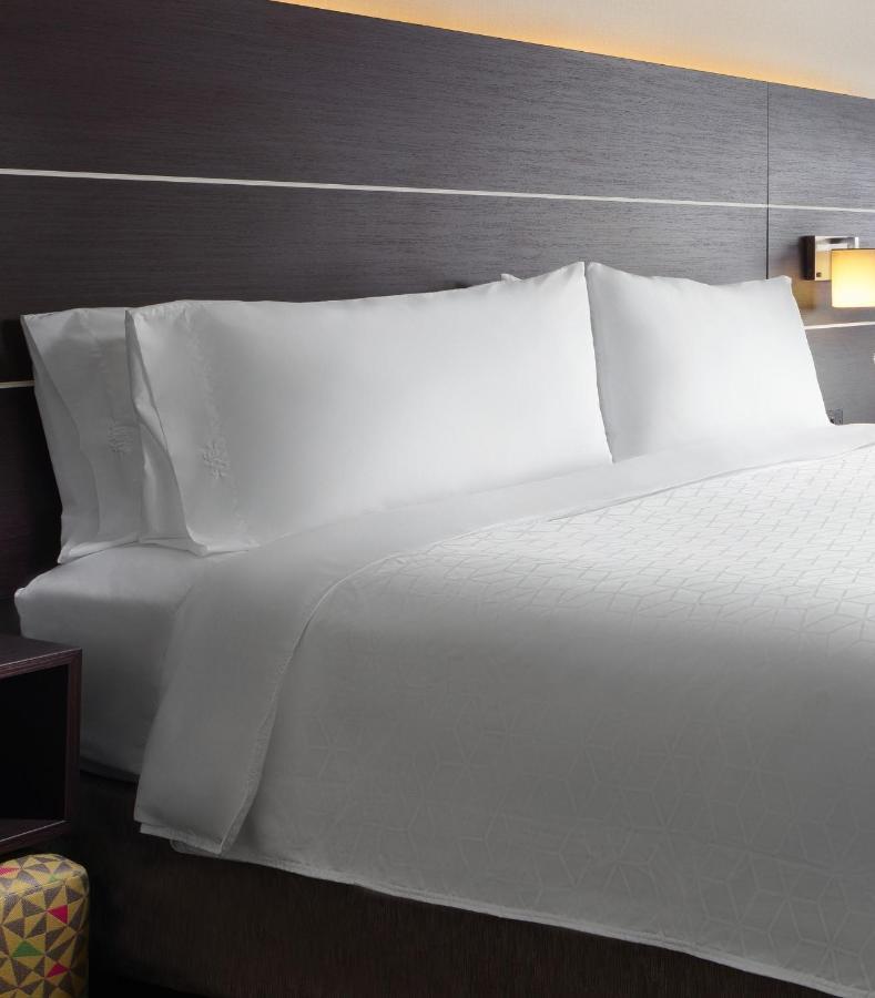 Holiday Inn Express Hotel & Suites Belmont By Ihg Екстер'єр фото