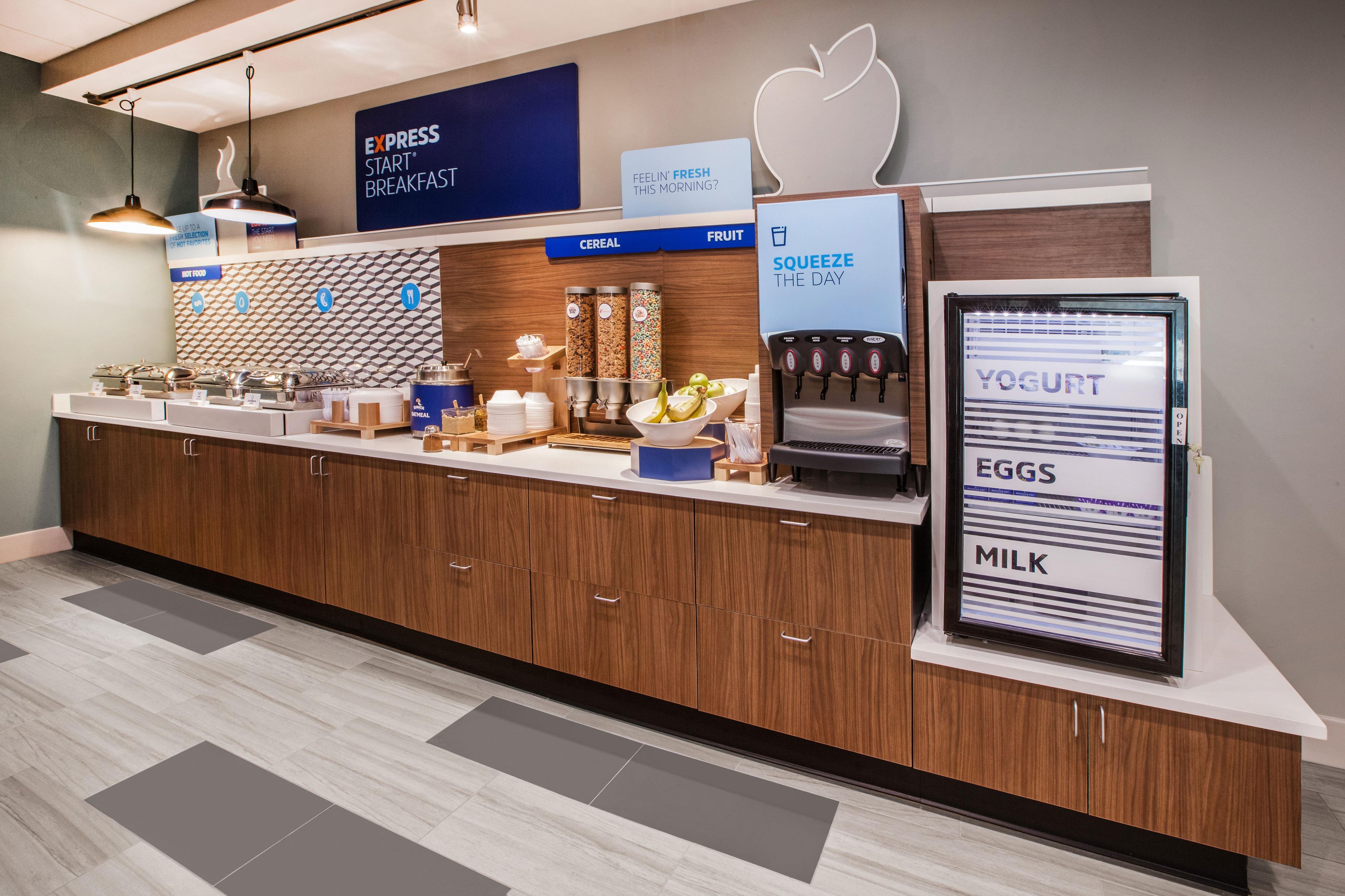 Holiday Inn Express Hotel & Suites Belmont By Ihg Екстер'єр фото