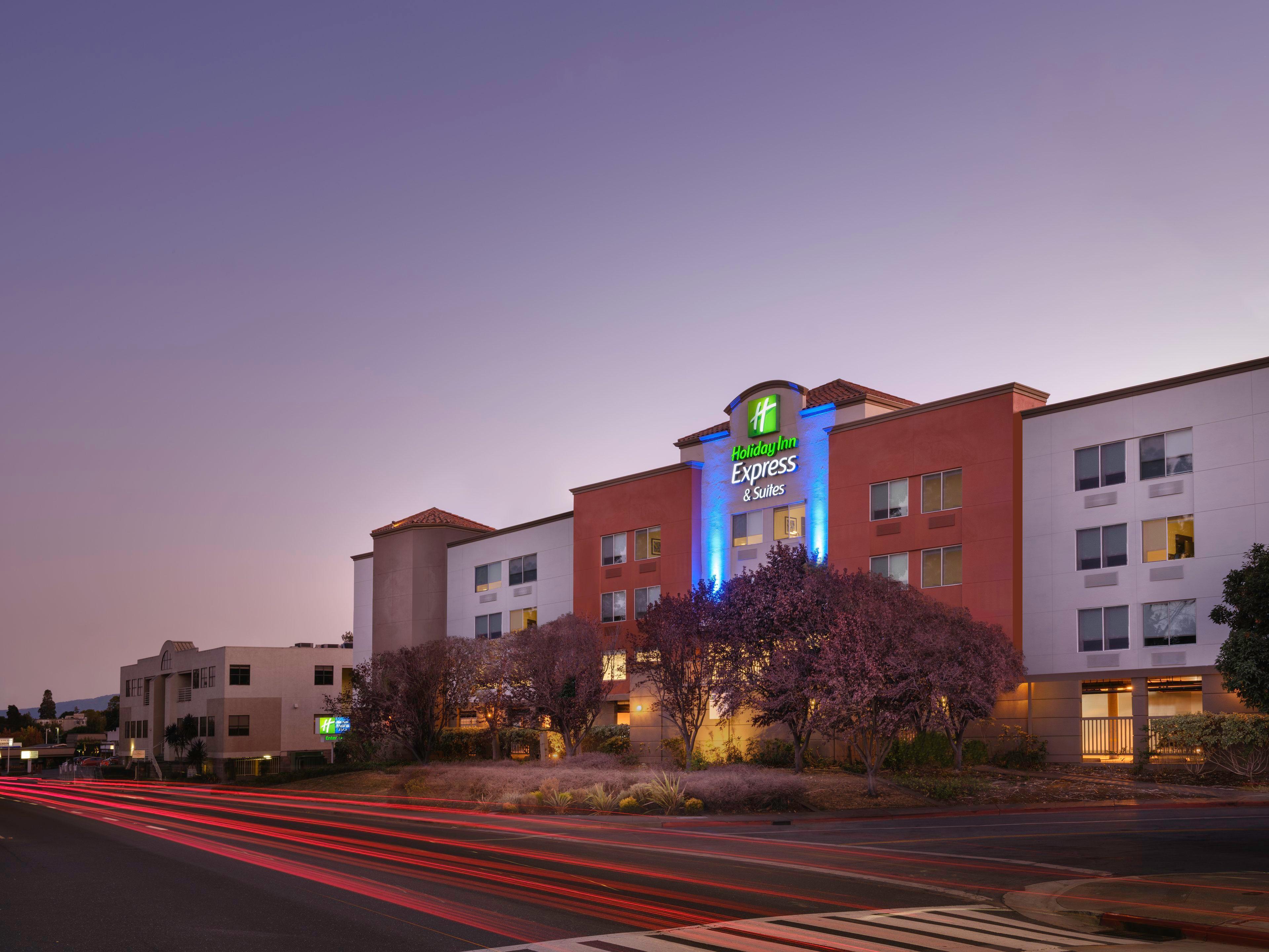 Holiday Inn Express Hotel & Suites Belmont By Ihg Екстер'єр фото