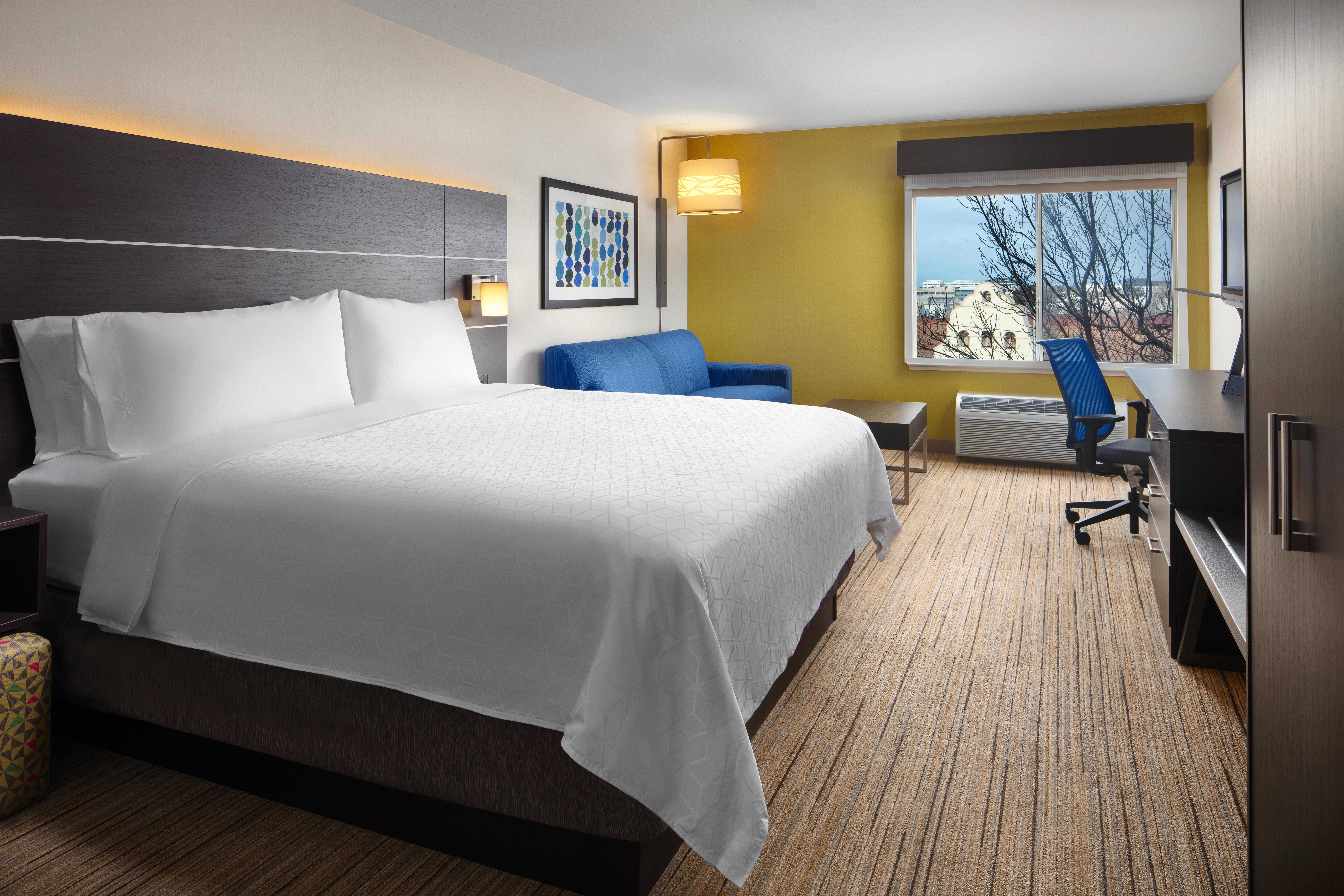 Holiday Inn Express Hotel & Suites Belmont By Ihg Екстер'єр фото