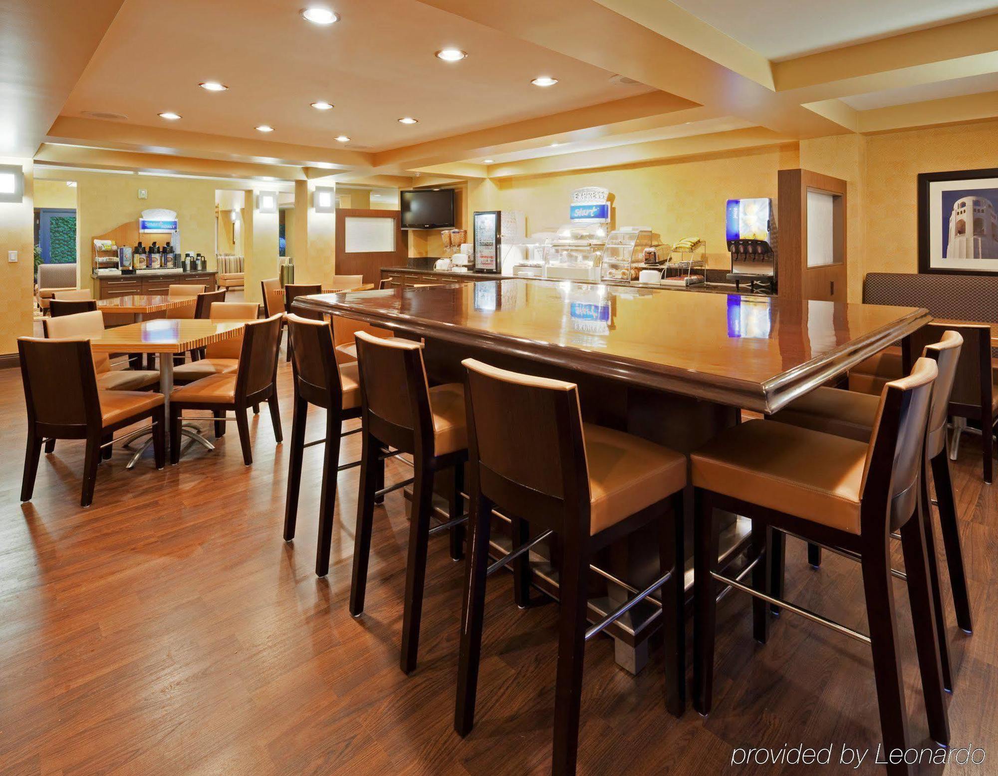 Holiday Inn Express Hotel & Suites Belmont By Ihg Ресторан фото