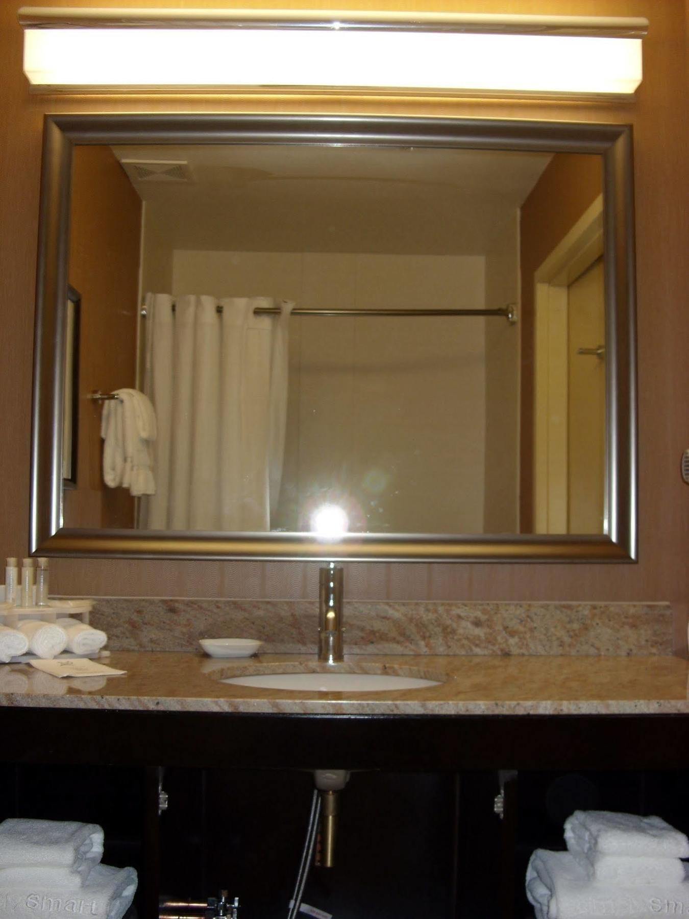 Holiday Inn Express Hotel & Suites Belmont By Ihg Екстер'єр фото